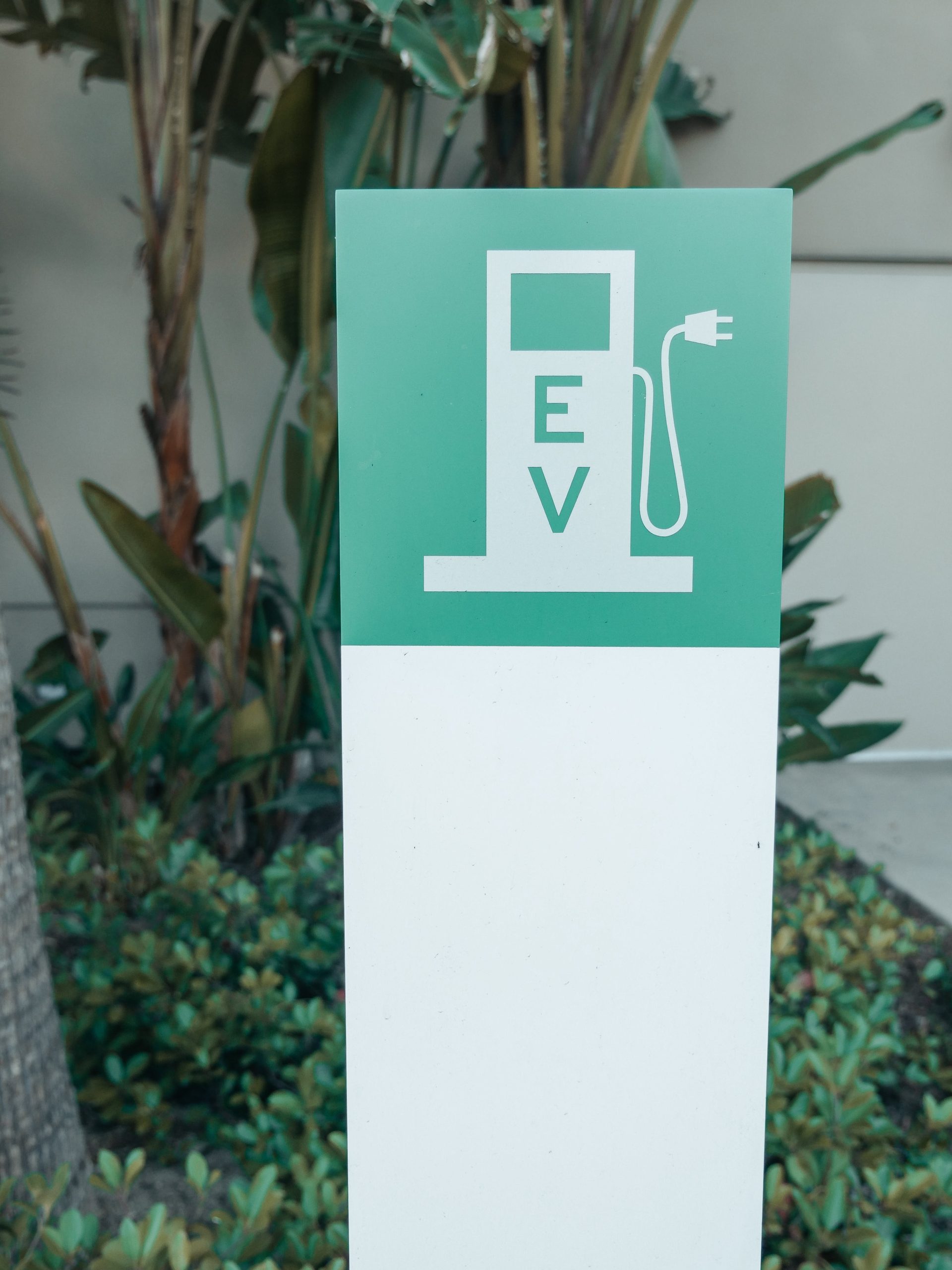 AI Fuels Future: EVs with AI Batteries