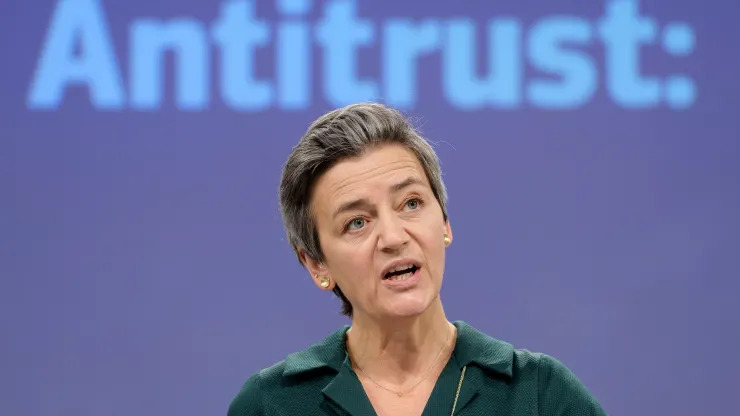 EU Competition Commissioner Criticizes Apple’s AI Decision