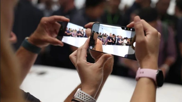 Apple Unveils iPhone 16 with AI Focus, Aiming to Boost Sales